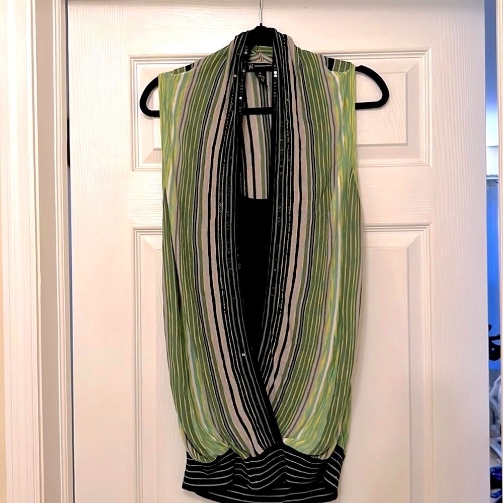 INC Sleeveless Knit Top With Black Built-In Tank. Size XL.